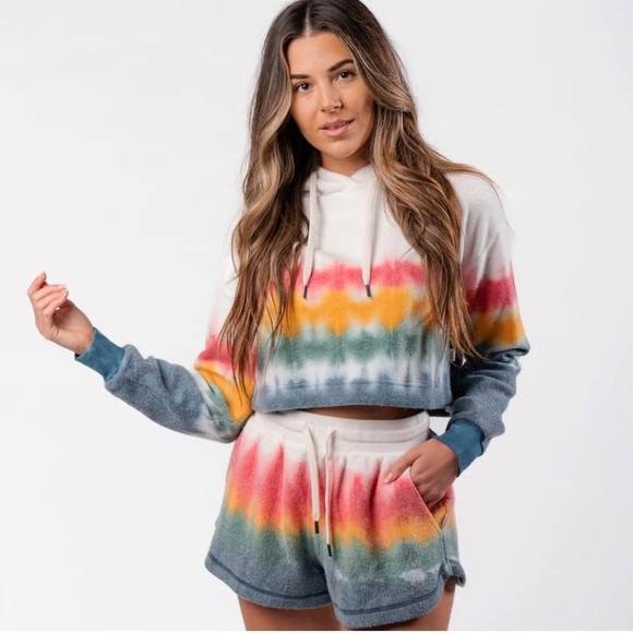 feat Tops - FEAT BlanketBlend Crop Hoodie